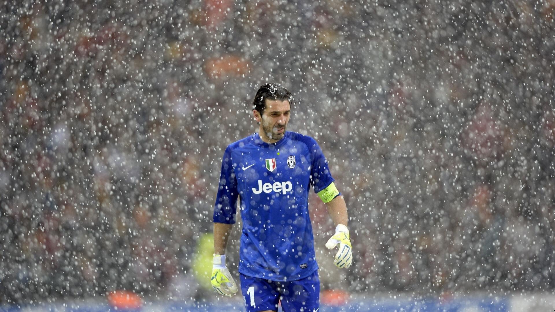 湖人队2025年阵容调整官宣，签约潜力新星蒂米，裁员经验老将；新援直言詹姆斯是历史最佳，并肩作战令人疯狂